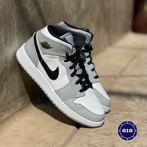Air Jordan 1 Mid Smoke grey GS Youth size 6.5Y 8 Women 554725-092
